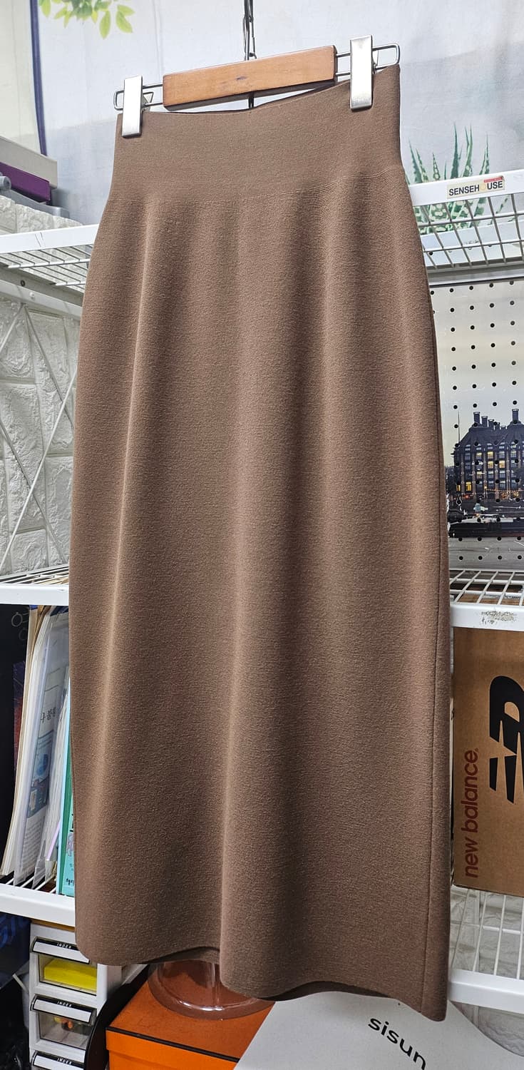 더캐시미어 25FW 여성 니트롱스커트 26 백슬릿 스커트 AD15 상품이미지1