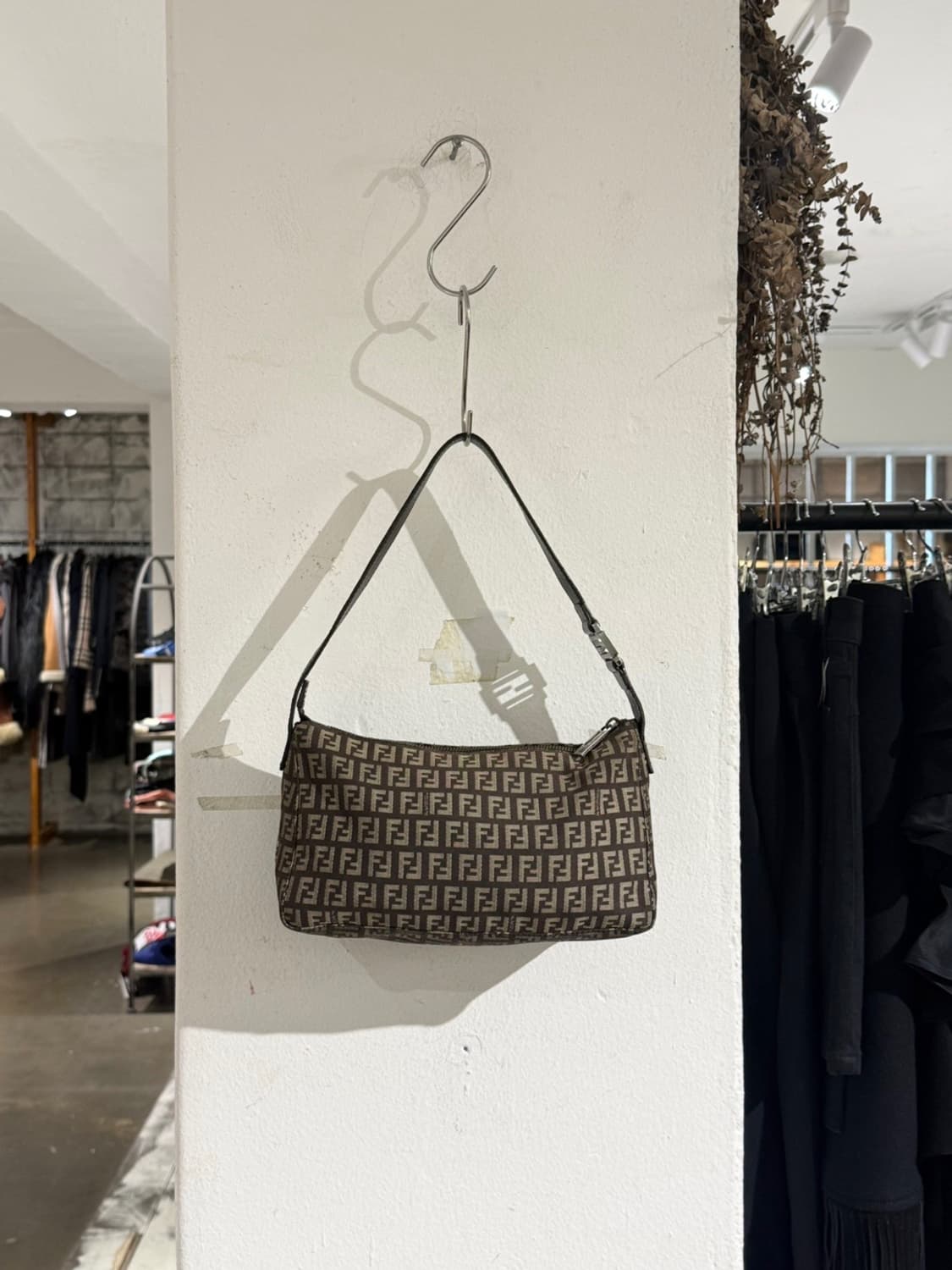 펜디 브라운 주카 미니 숄더백 상품이미지5