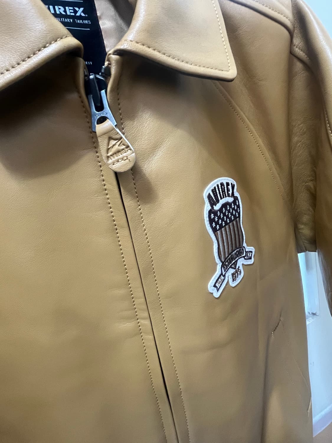 아비렉스 50주년 팀버랜드 콜라보 바시티 래더자켓 상품이미지10