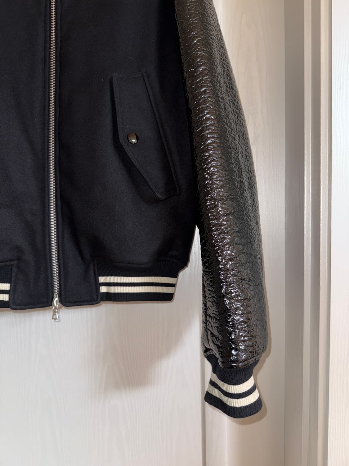 Black Zip Faux-Leather Bomber Jacket 상품이미지5