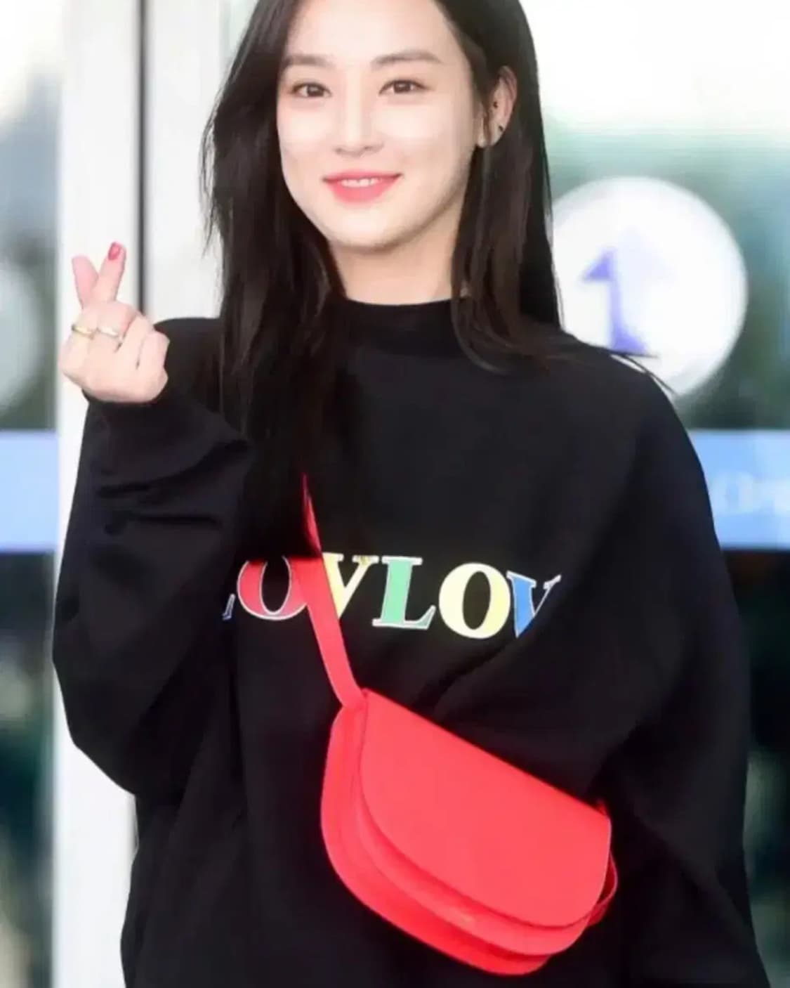 엘바테게브 레드 숄더백 상품이미지1