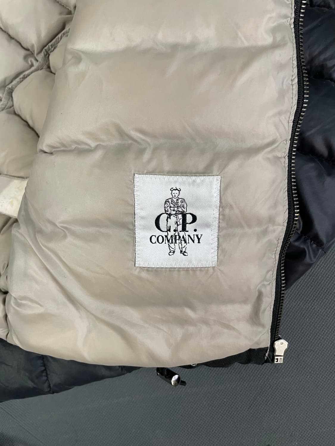 씨피컴퍼니 경량 패딩 90-85 상품이미지3
