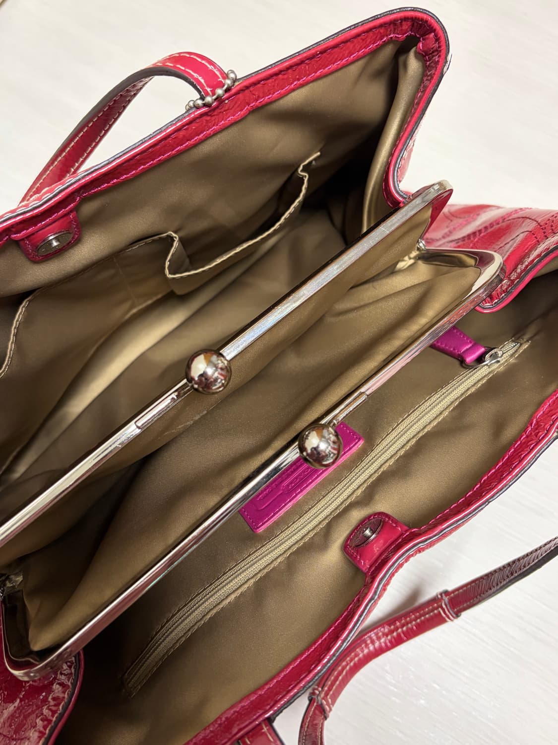 코치 시그니처 스티치 레더 숄더백 상품이미지3