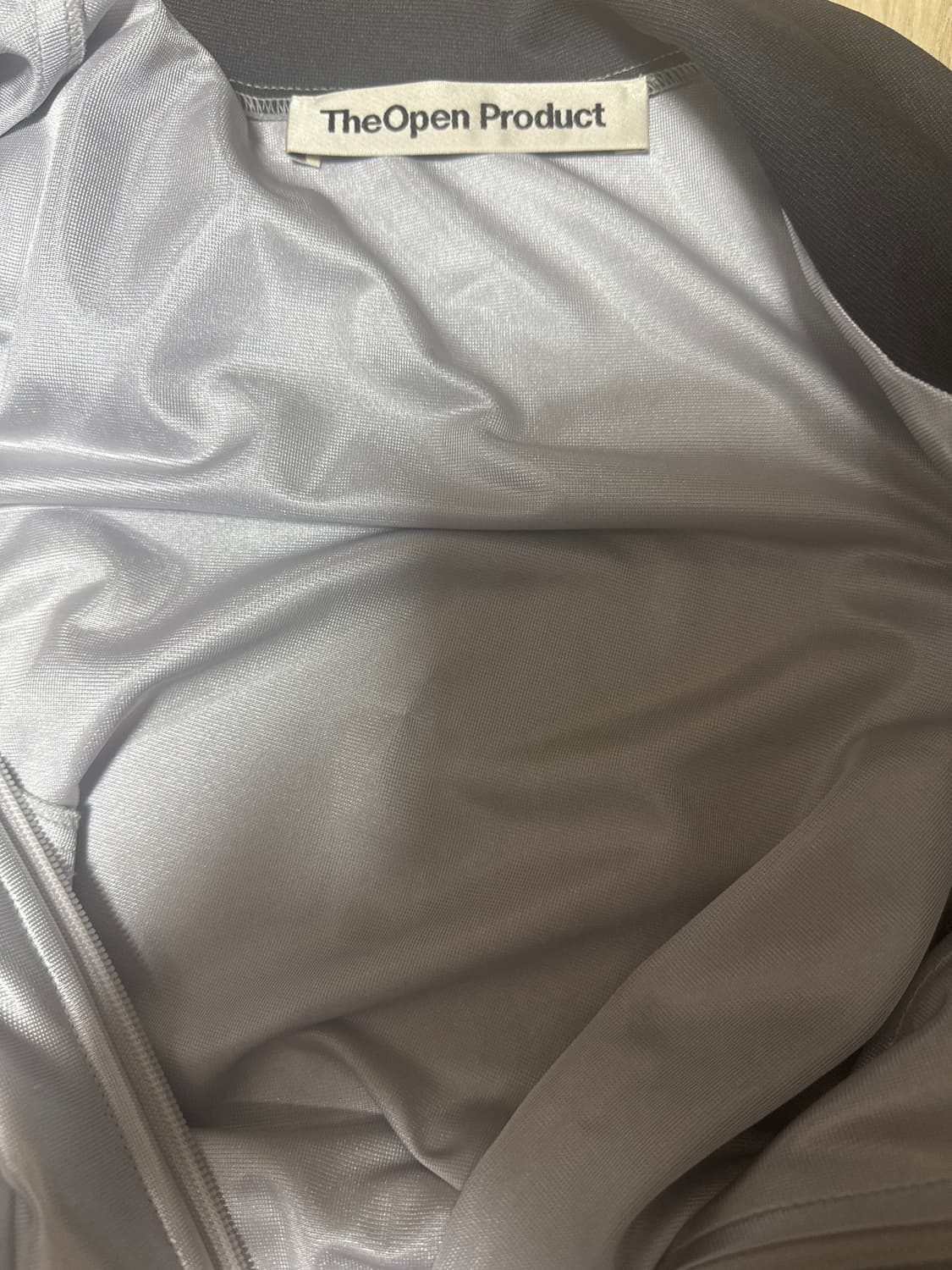 더오픈프로덕트 글로시 트랙자켓 상품이미지4