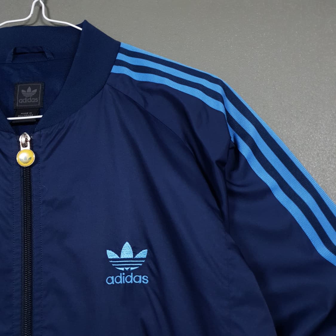 L) 아디다스 딥네이비 하늘 배색 유로파 폴리쉘 봄버 져지 바람막이 자켓 상품이미지2