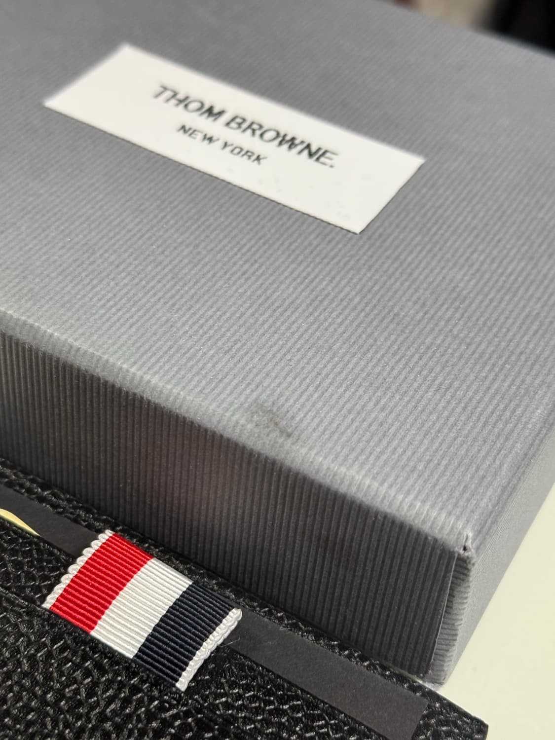 톰브라운 카드지갑 판매합니다 상품이미지5