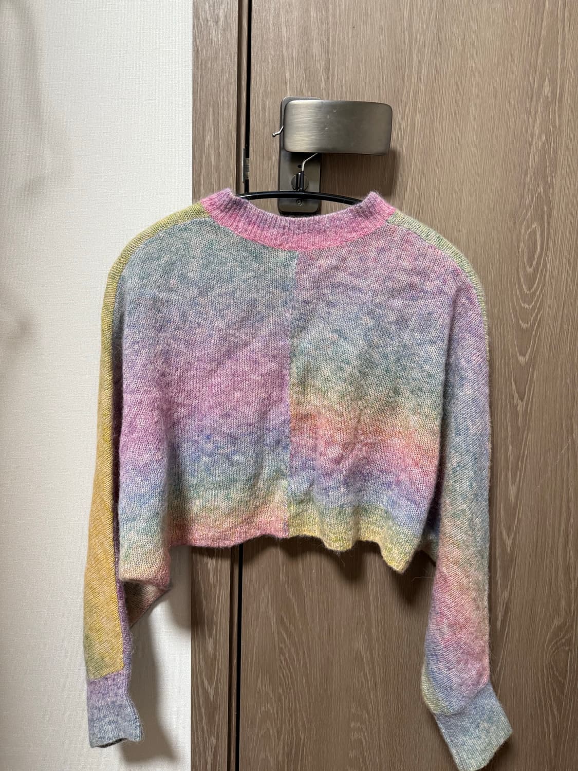 aritzia 파스텔 크롭 스웨터 상품이미지3