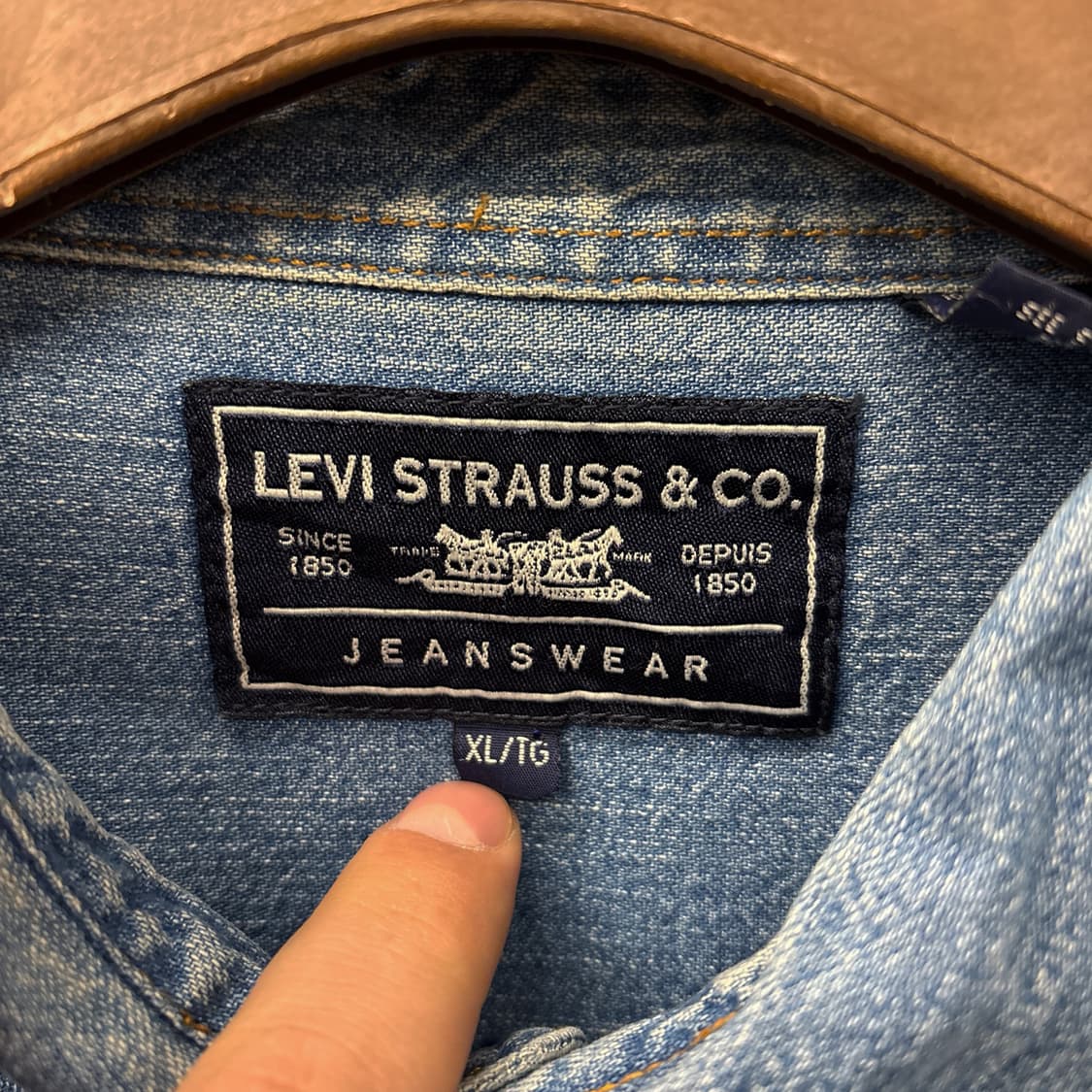 90s 리바이스 워크클로젯 브론즈버튼 투포켓 워싱 데님셔츠N323 상품이미지8