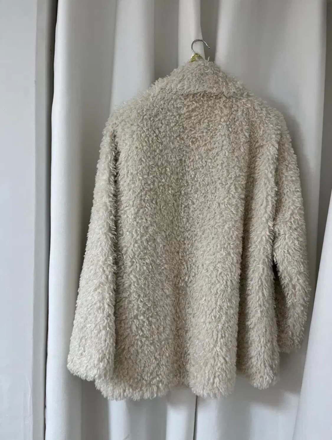 마리떼 에코 퍼 털 자켓 코트 아이보리 (실사 포함) 상품이미지10