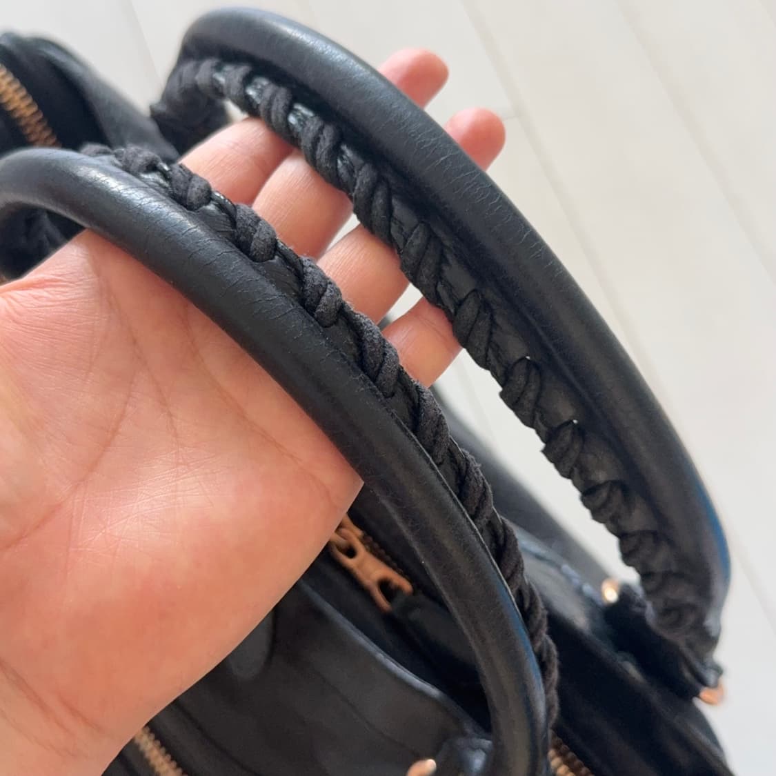 발렌시아가 모터백 블랙 미듐 상품이미지7