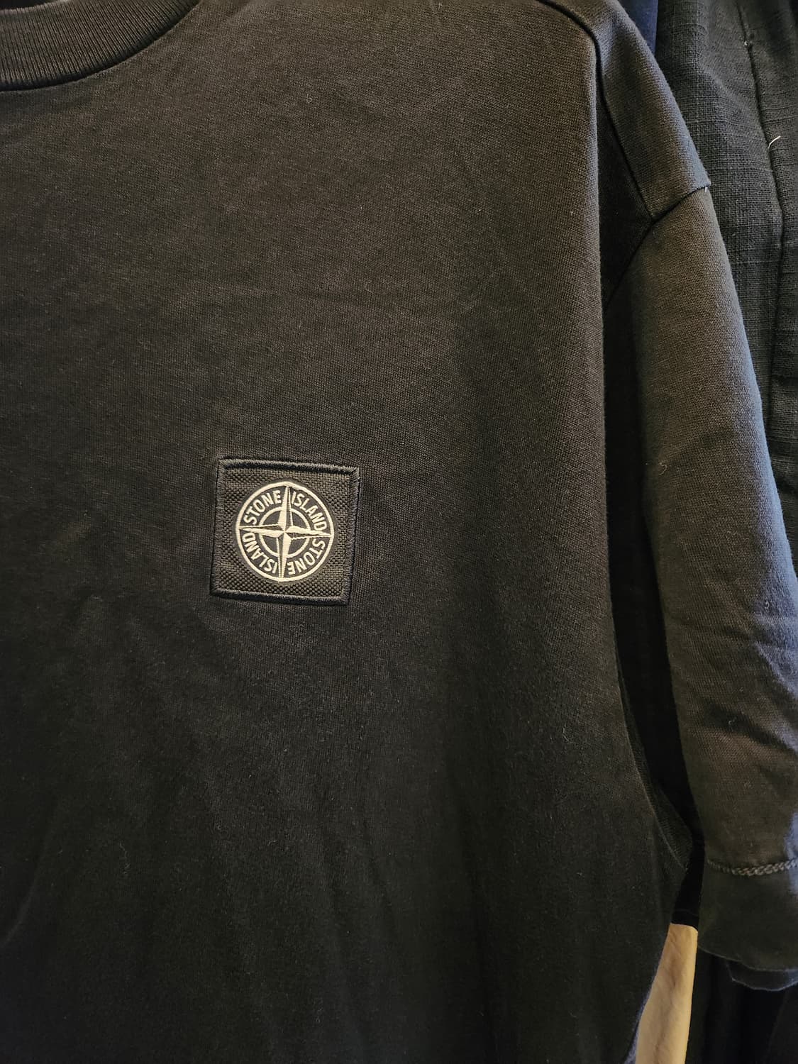 스톤아일랜드 블랙 반팔 티셔츠 상품이미지3