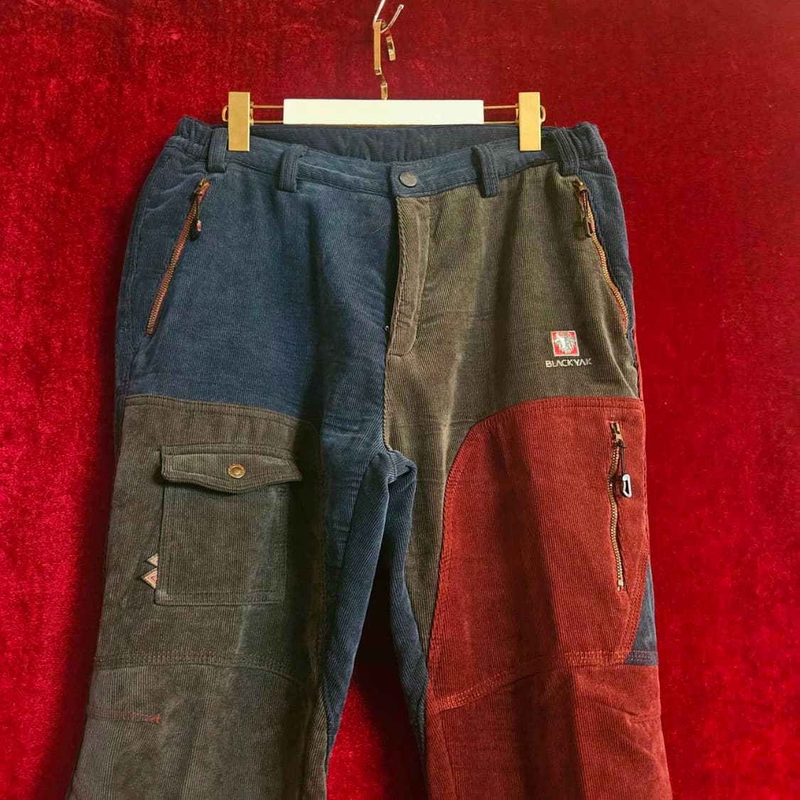 블랙야크 멀리포켓 코듀로이 골덴 멀티컬러 팬츠
36 size 상품이미지4