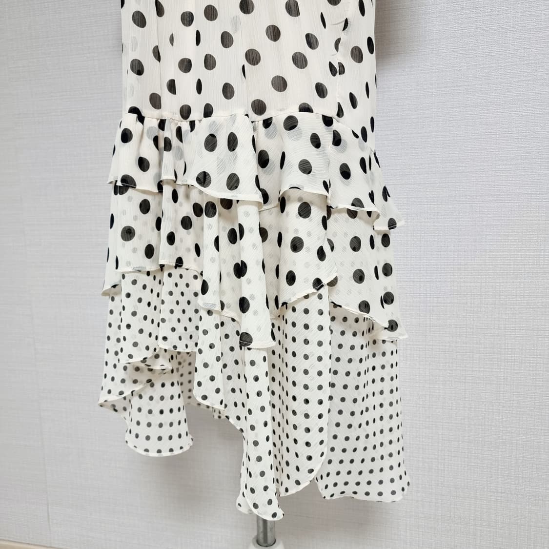 엑시즈팜 도트패턴 프릴 원피스 (미디움) 새상품 상품이미지10