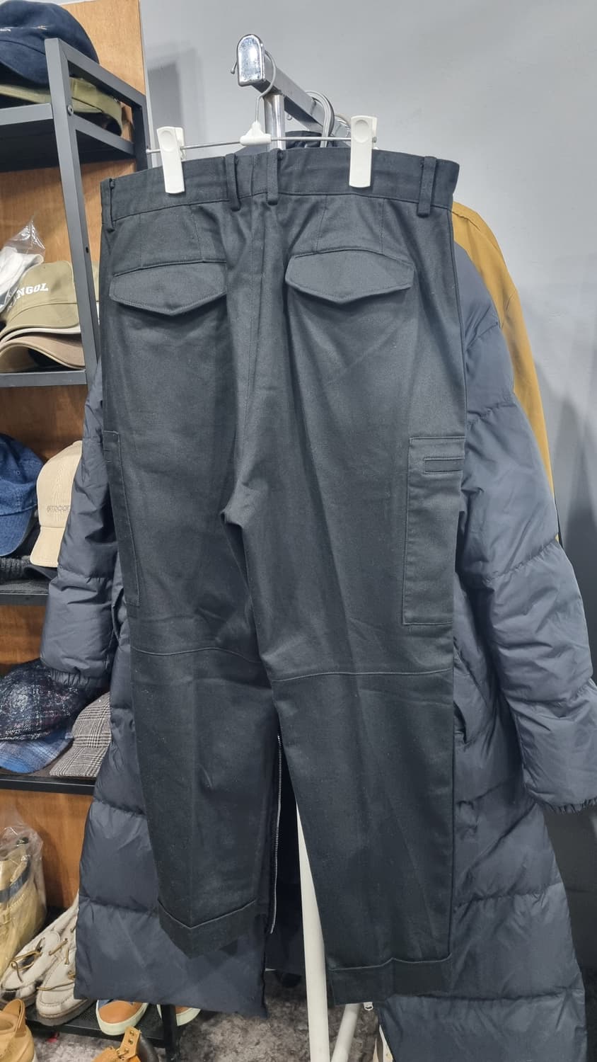 ((송 지 오 옴 므)) 검정색 롤업 트랙 카고바지 32size 상품이미지2