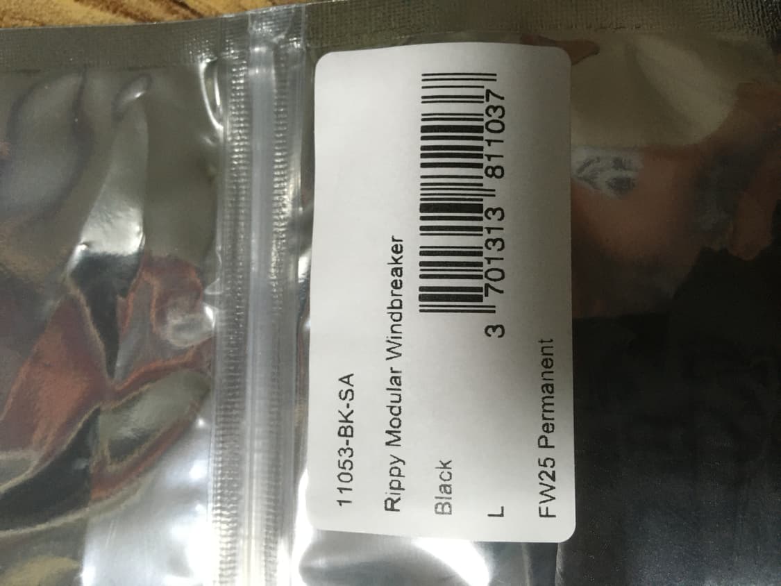 Satisfy Rippy Modular 바람막이 블랙 판매합니다 상품이미지5