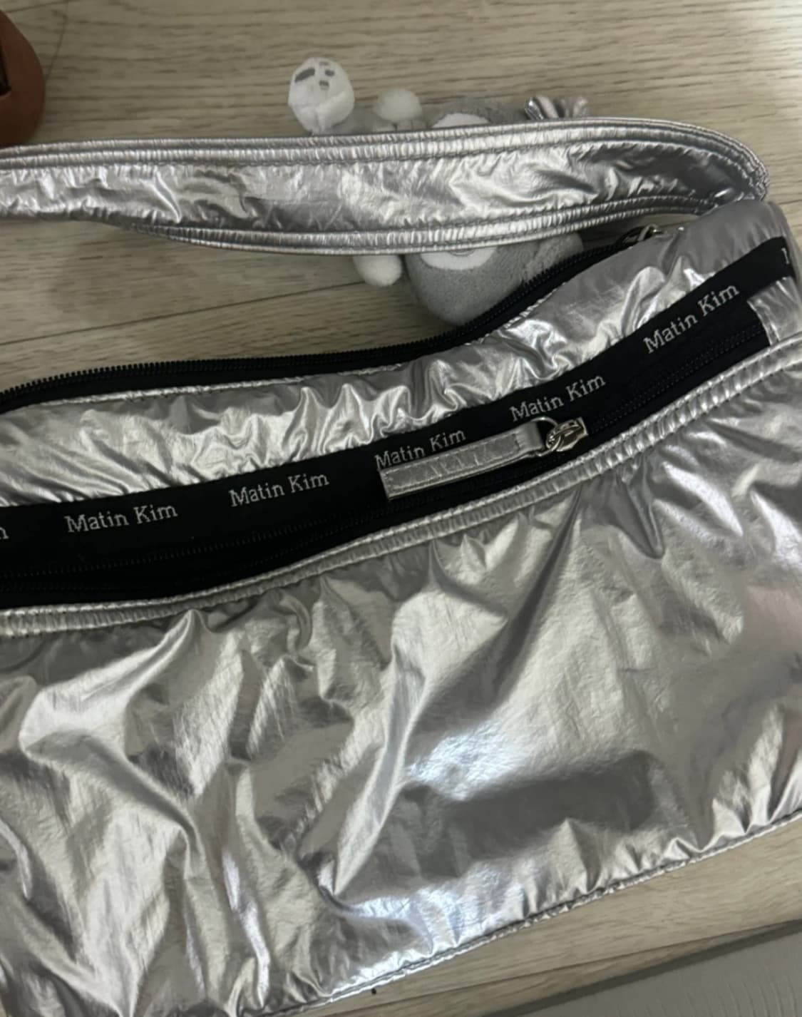 마뗑킴 글로시 토트백 상품이미지1