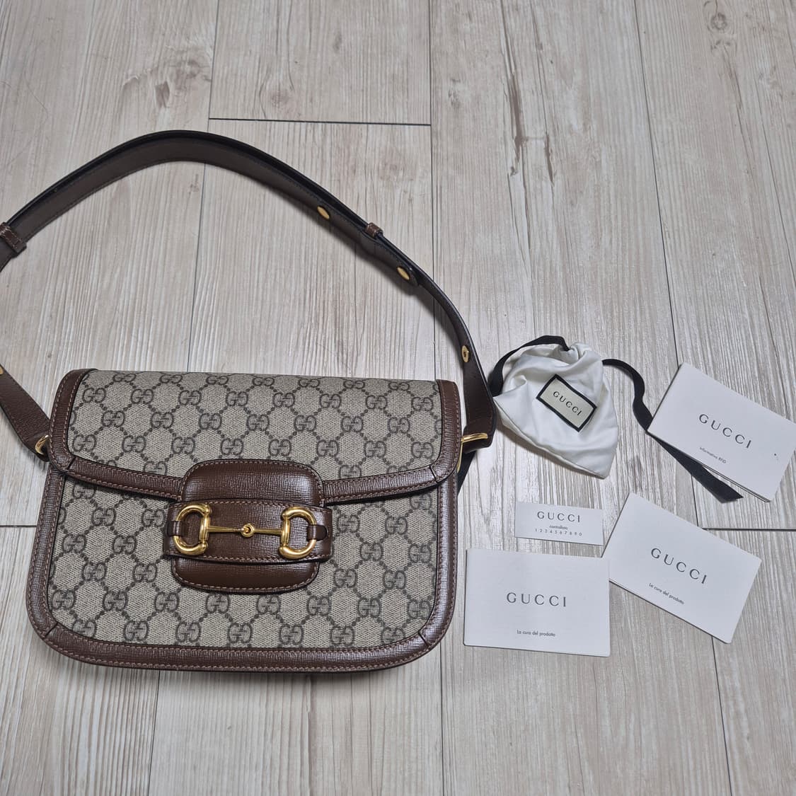 구찌 홀스빗 1955 숄더 크로스백(보증서 풀박구성) 상품이미지1