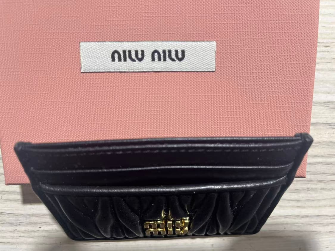 미우 미우 마테라쎄 나파 가죽 카드 홀더 블랙 상품이미지4