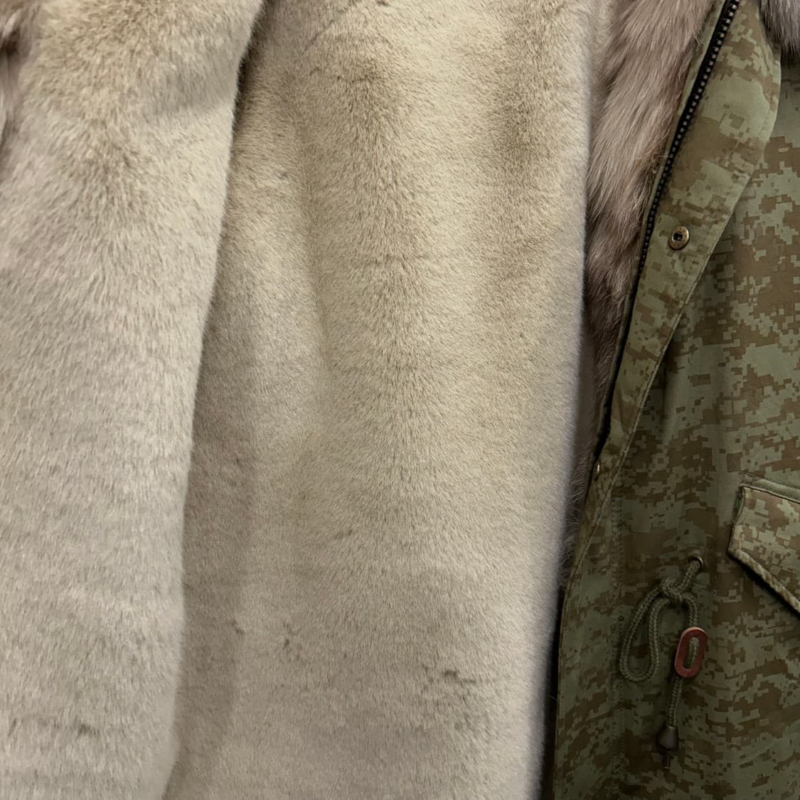 탑 이슈 폭스모헤어 밀리터리 패턴 야상 패딩 상품이미지3