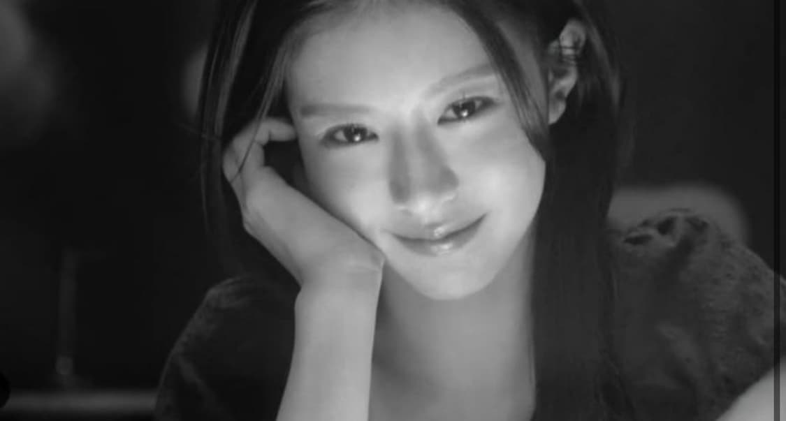 마리떼 반팔 블라우스(고윤정, 신슬기 착용) 상품이미지4