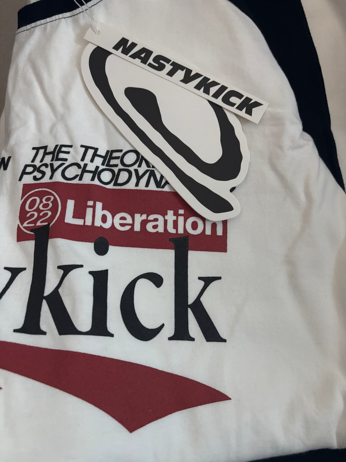 Liberation Raglan Longsleeve 나그랑 롱슬리브 상품이미지1