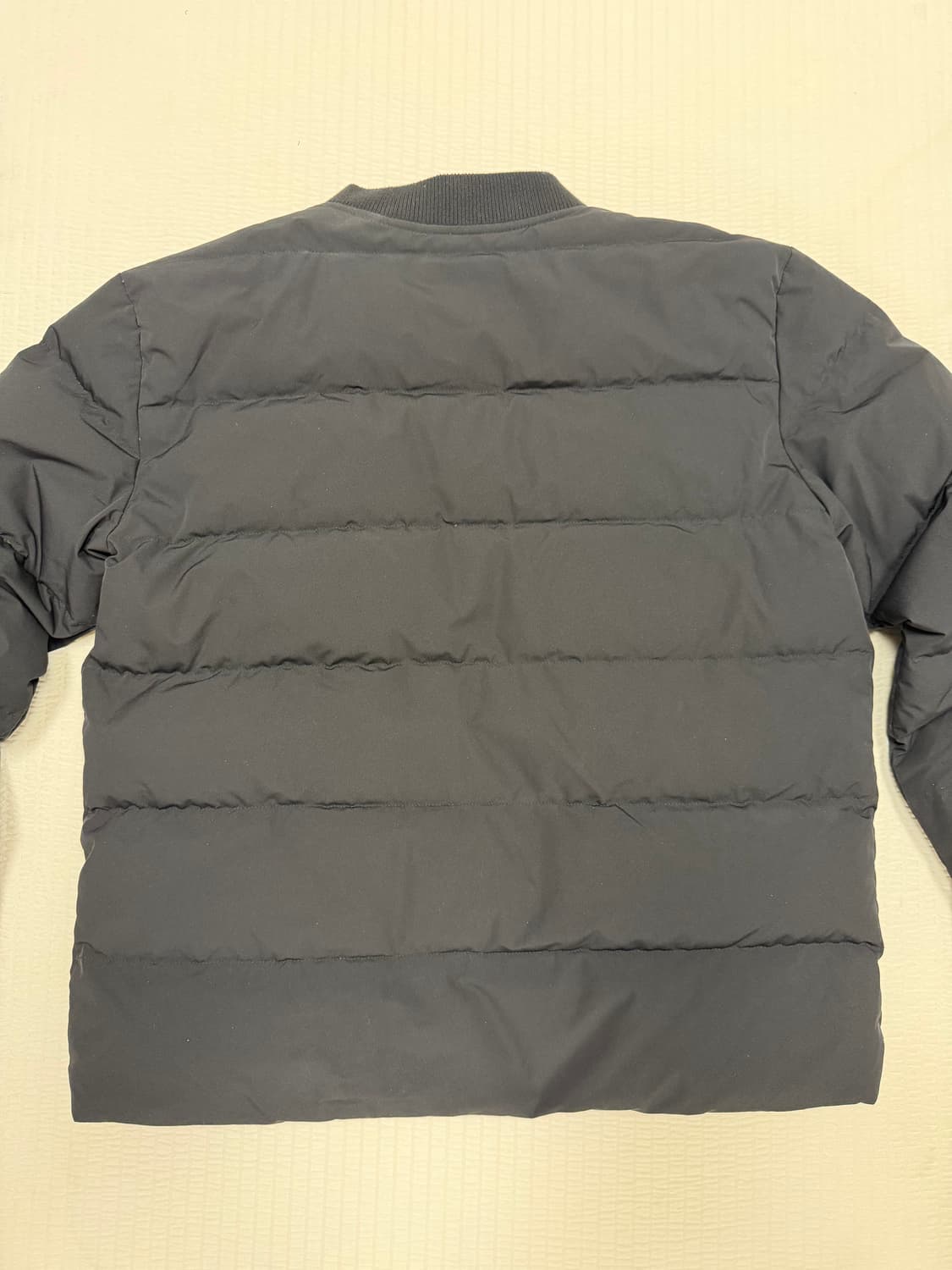 게스(guess) 경량 패딩 점퍼 상품이미지2