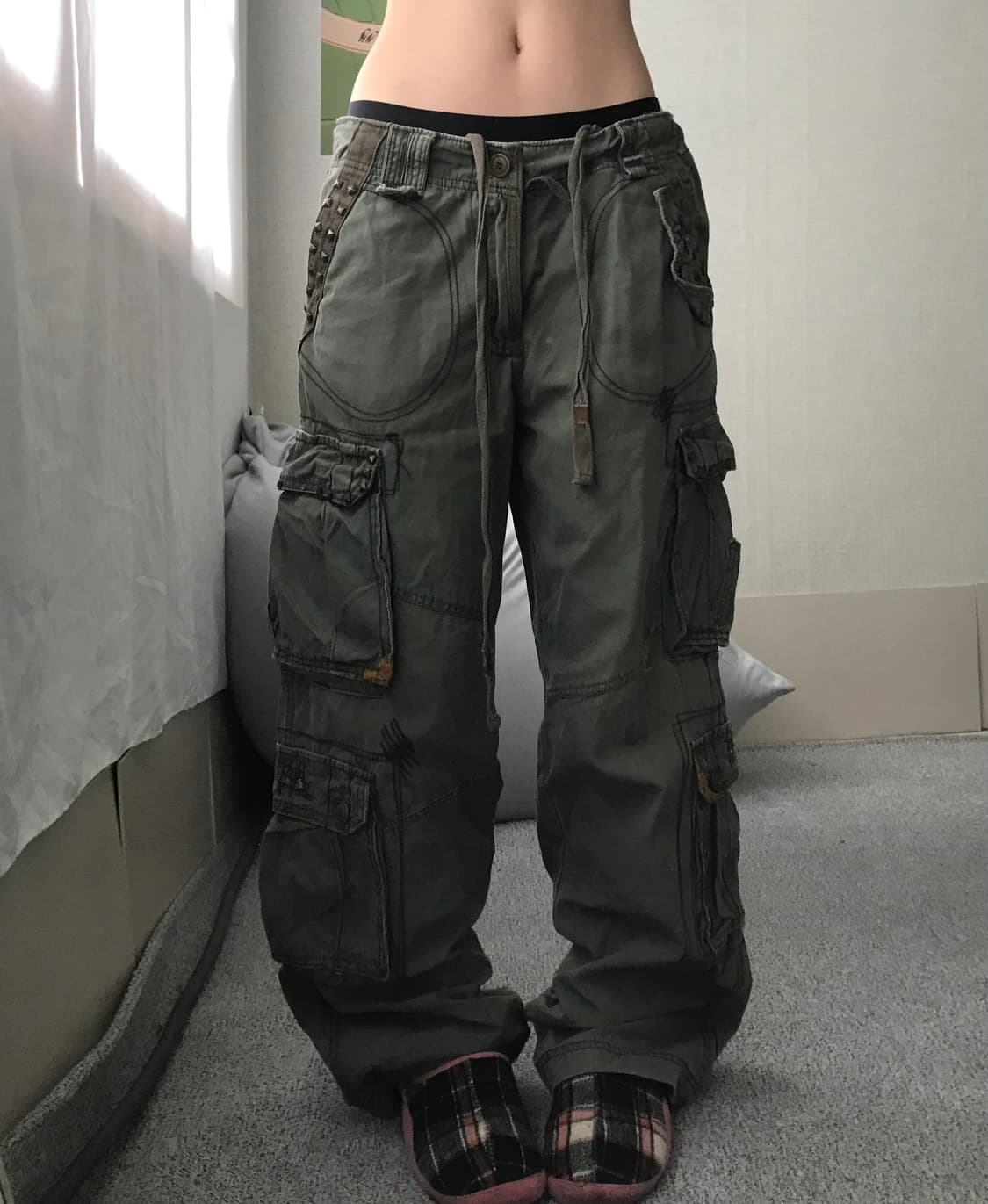 카키 와이드핏 디테일 카고팬츠 상품이미지1