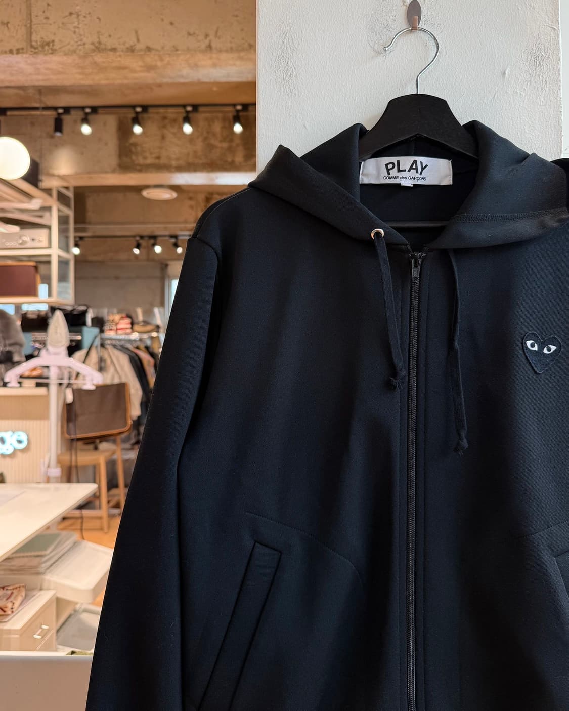 꼼데가르송 플레이 블랙 하트 와펜 후드 집업  상품이미지4