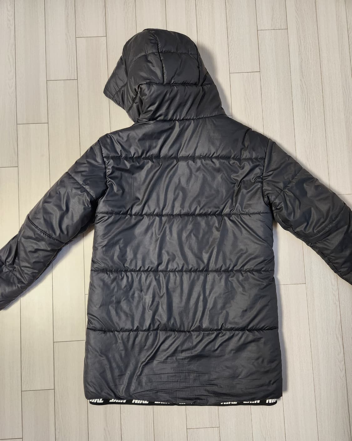 나이키 써마핏 신세틱필 롱패딩 남성m~L 여성xl

남자가 입어도 상관없 상품이미지7