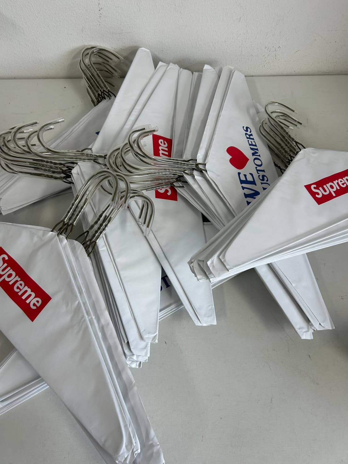 슈프림 옷걸이 2개 8천원 상품이미지3