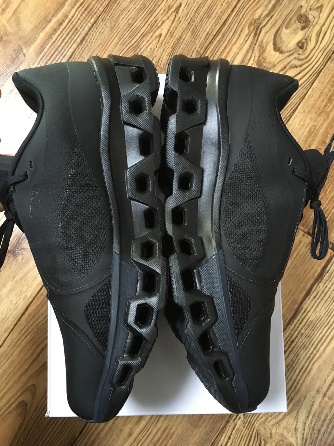 온러닝 파프 클라우드몬스터2 블랙 판매합니다  상품이미지3