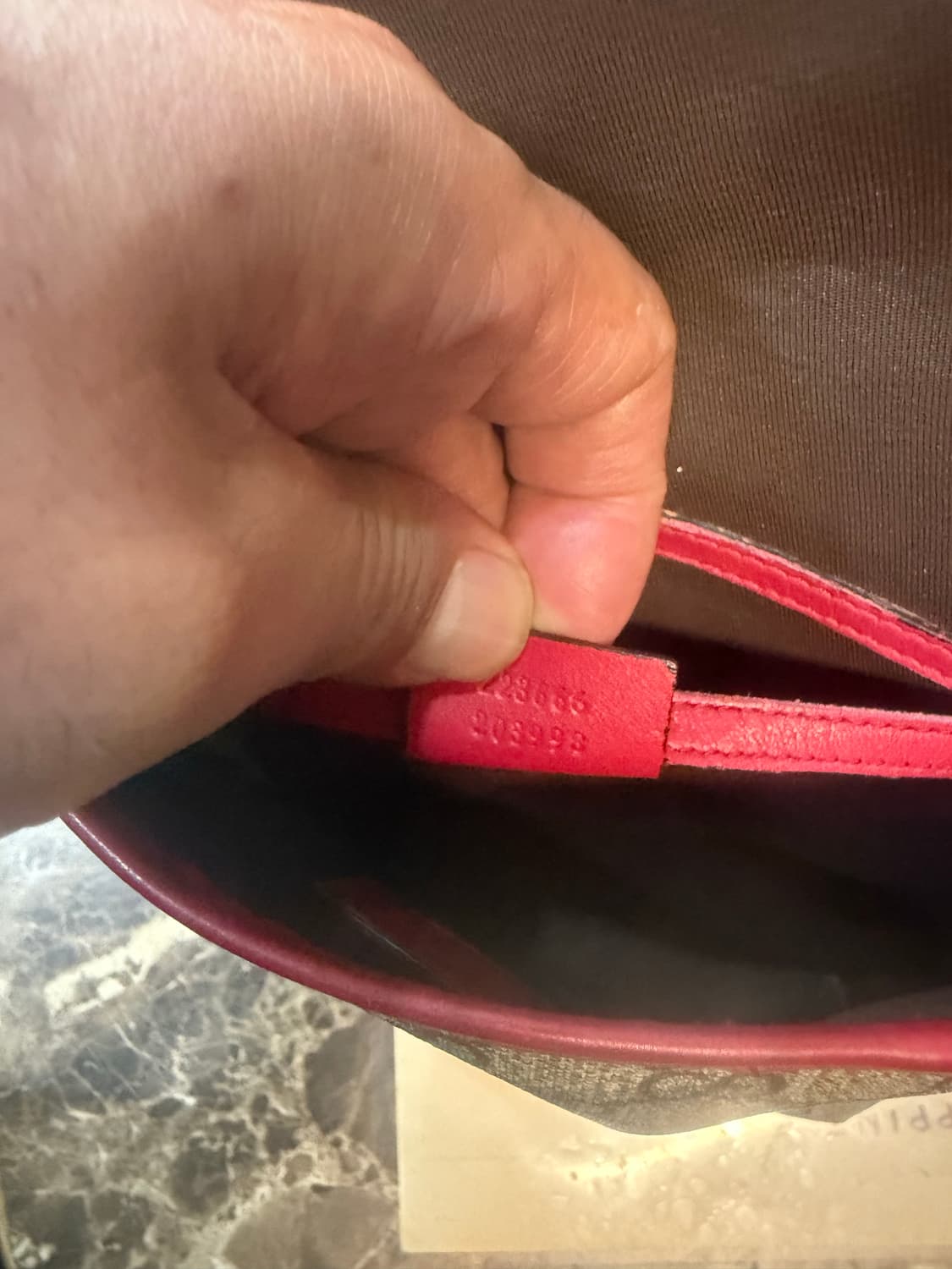 정품 구찌 GG 수프림 크로스백 팝니다 상품이미지9