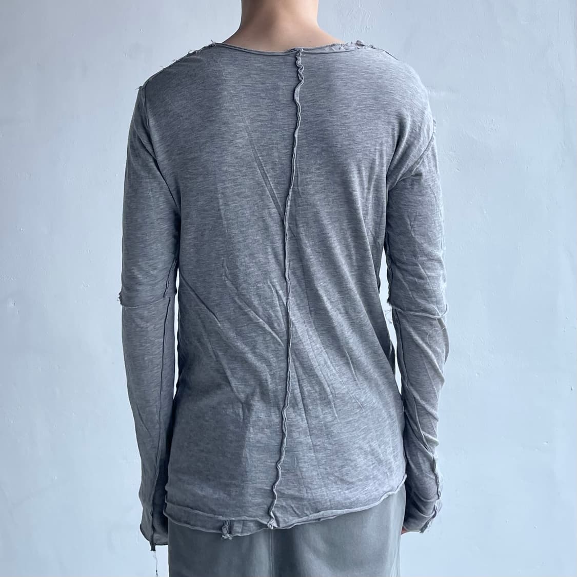 어태치먼트 컷오프 레이어드 롱슬리브 상품이미지3