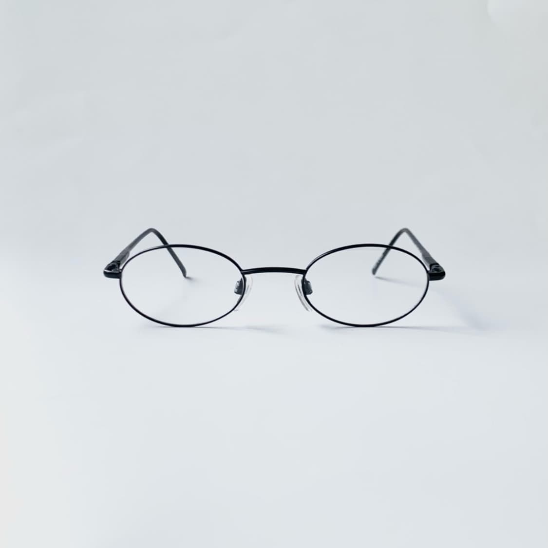 [픽키-695] 블랙 메탈 안경 슬림 오벌 프레임 클래식 미니멀 상품이미지1