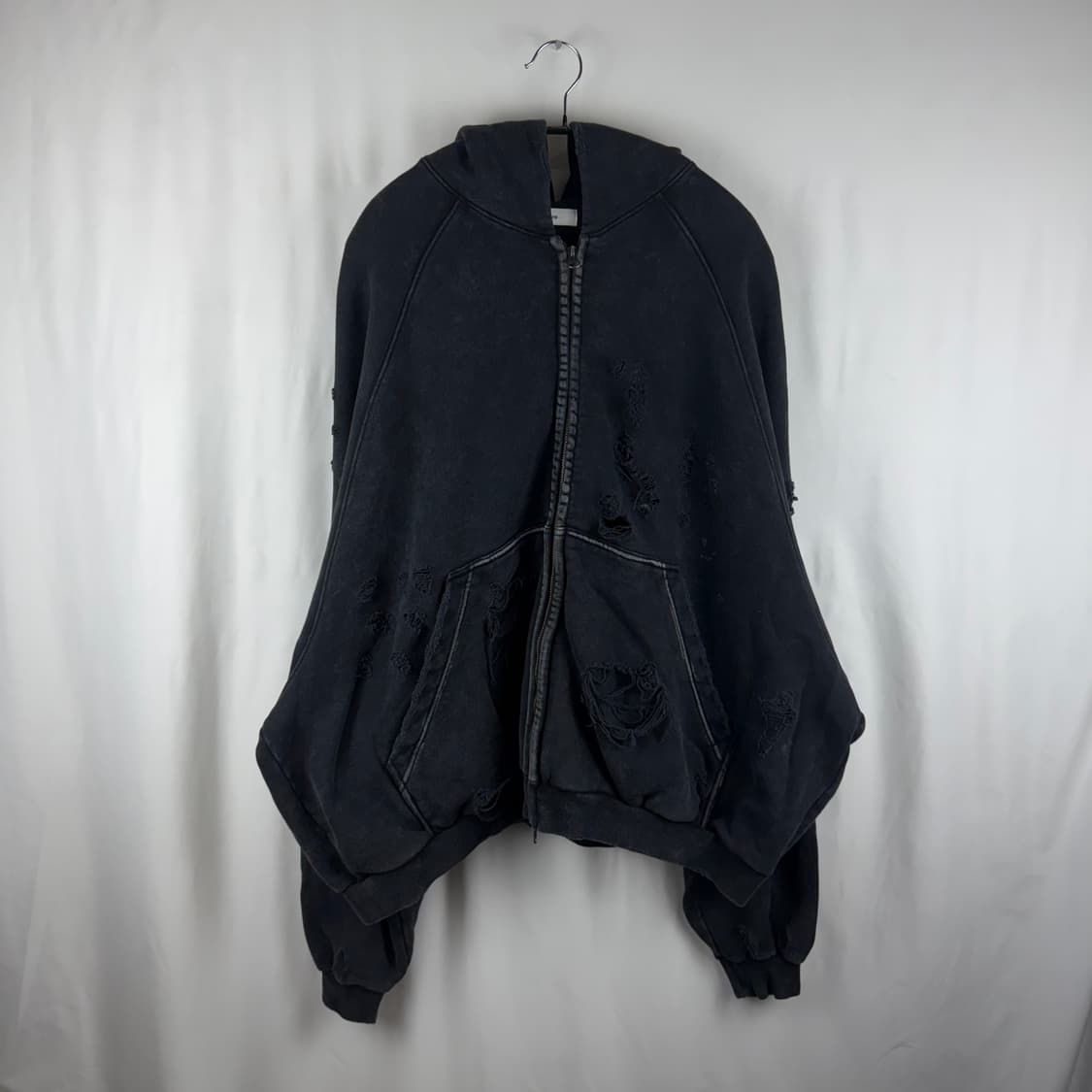 1) 논노드 X 신세계 디스트레스드 집업 후드 워시드 블랙 상품이미지2