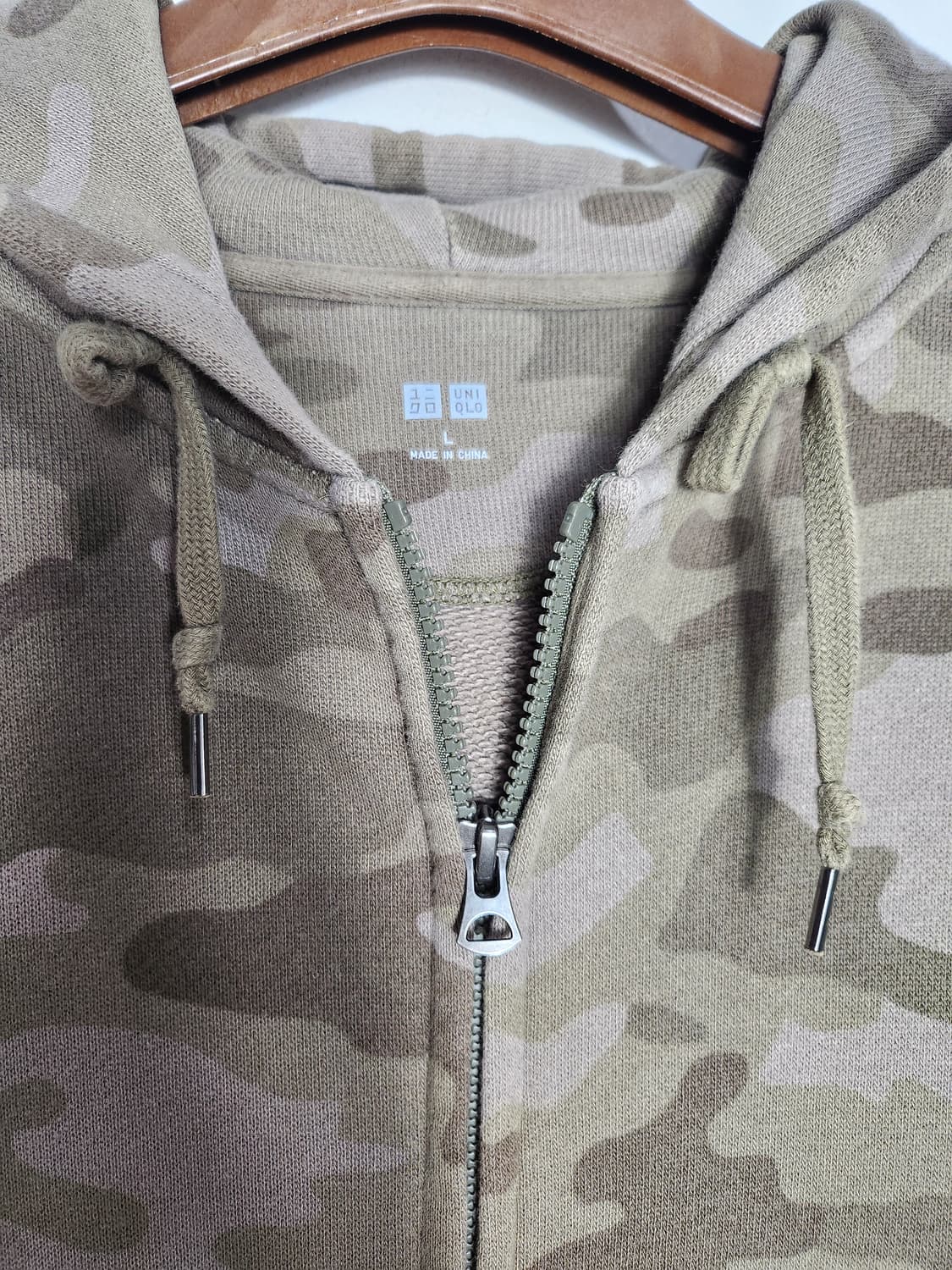 유니클로 카모 후드 집업 상품이미지3