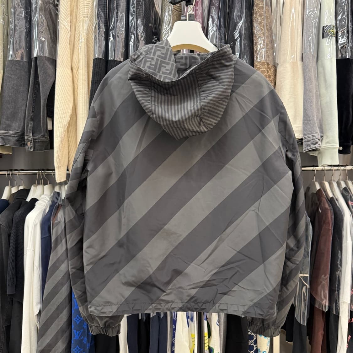 [리오브전포점] 펜디 FF 리버서블 나일론 바람막이 자켓 상품이미지3