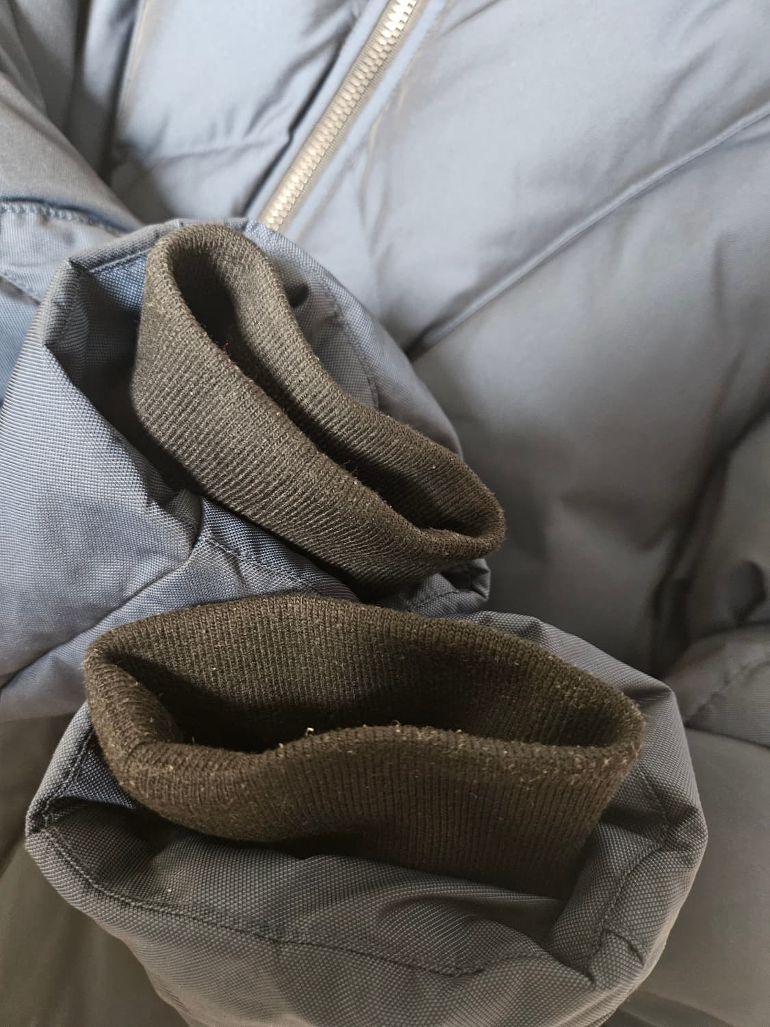 [M] 메종미네드 빌로우 푸퍼 구스 다운 점퍼 블루 블랙  패딩 자켓 상품이미지5