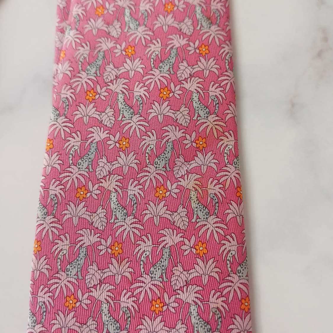 살바토레 페라가모 실크 핑크 넥타이 8.7cm A등급 A18856
 상품이미지5