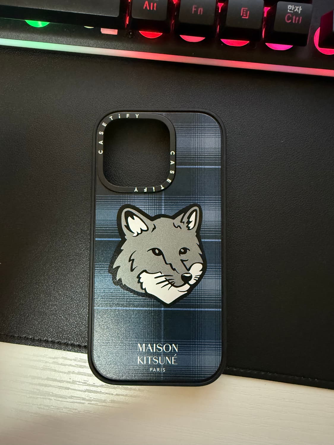 케이스티파이 메종키츠네 아이폰16프로 케이스 상품이미지1