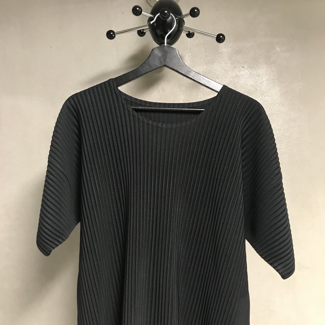 옴므 플리세 플리츠 티셔츠 블랙 3 상품이미지2