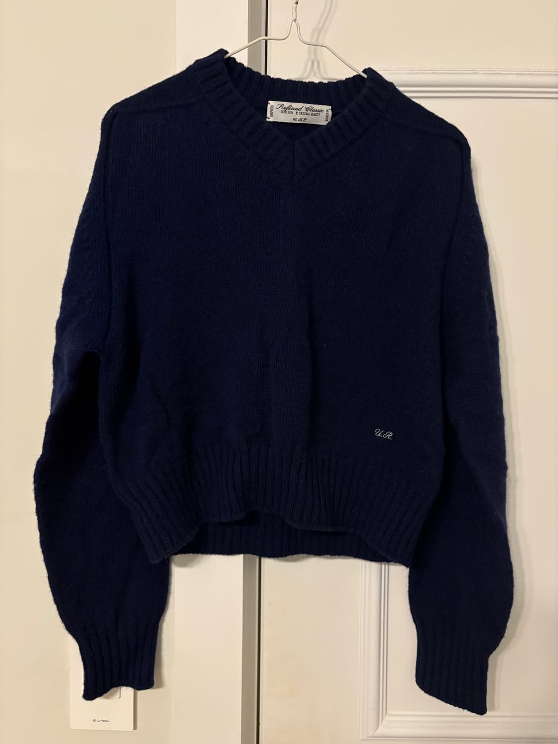 얼바닉30 울100 브이넥 니트 상품이미지5