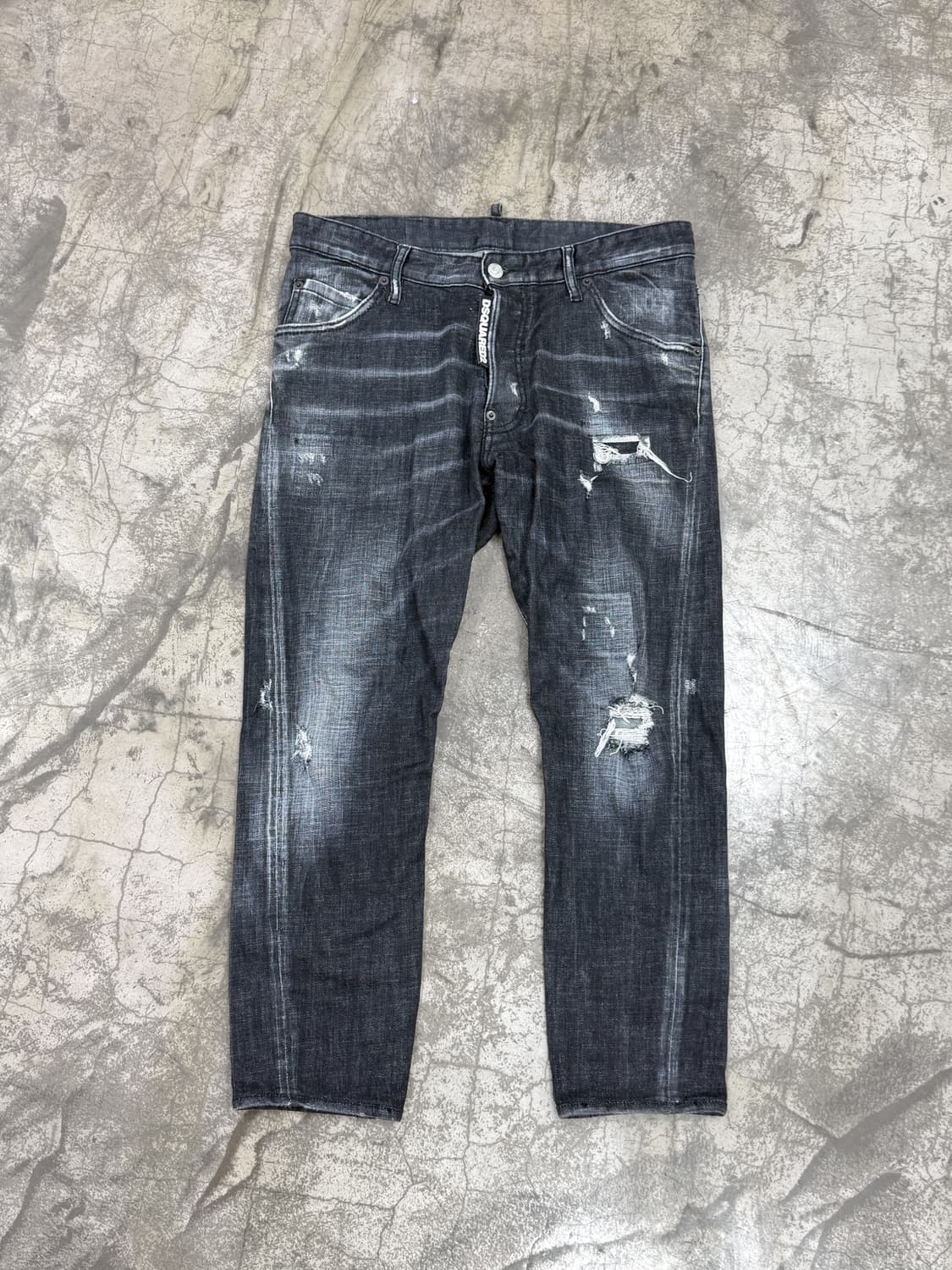 디스퀘어드2 클래식 케니 진 블랙 디스트로이드 데님 팬츠 상품이미지1