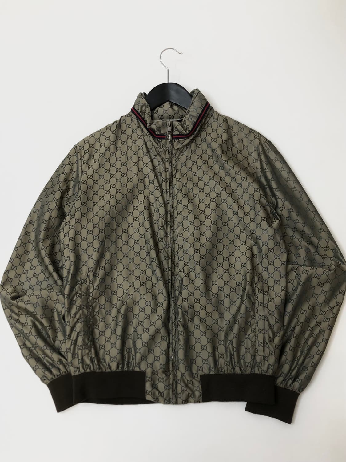 Gucci 구찌 로고 패턴 윈드 브레이커  Price : 558,000  상품이미지2