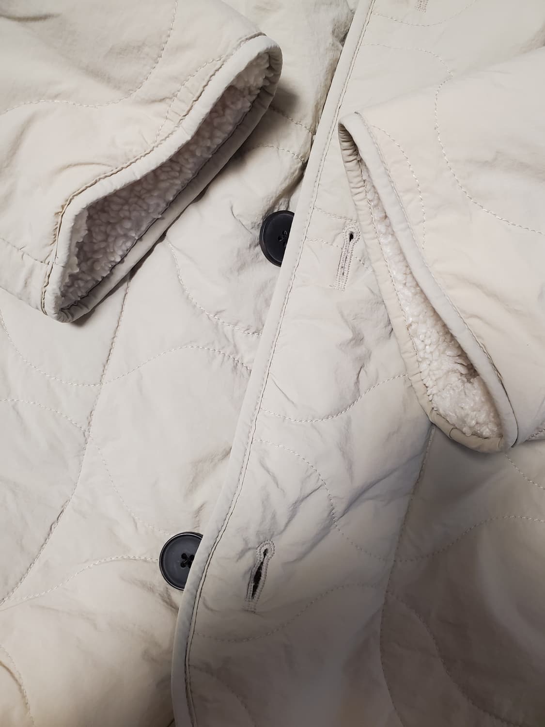 에잇세컨즈 리버시블 보아 물결 퀼팅 양면 플리스 패딩 320X38LY6A 상품이미지5