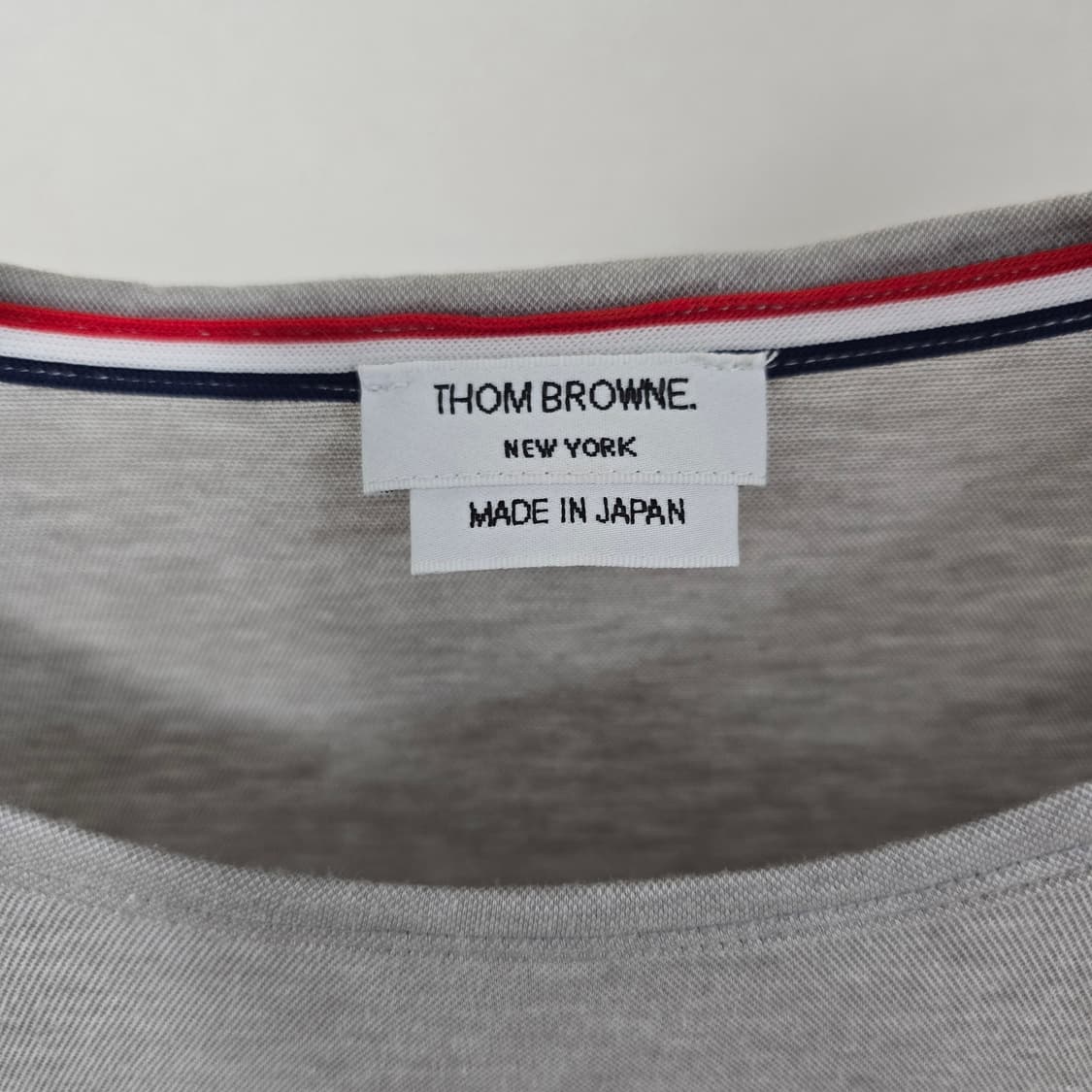 톰브라운 삼선 반팔 티셔츠 2사이즈 95 100 판매 상품이미지2