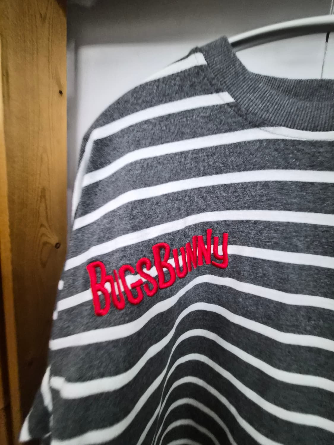 벅스바니  스트라이프 맨투맨 상품이미지5