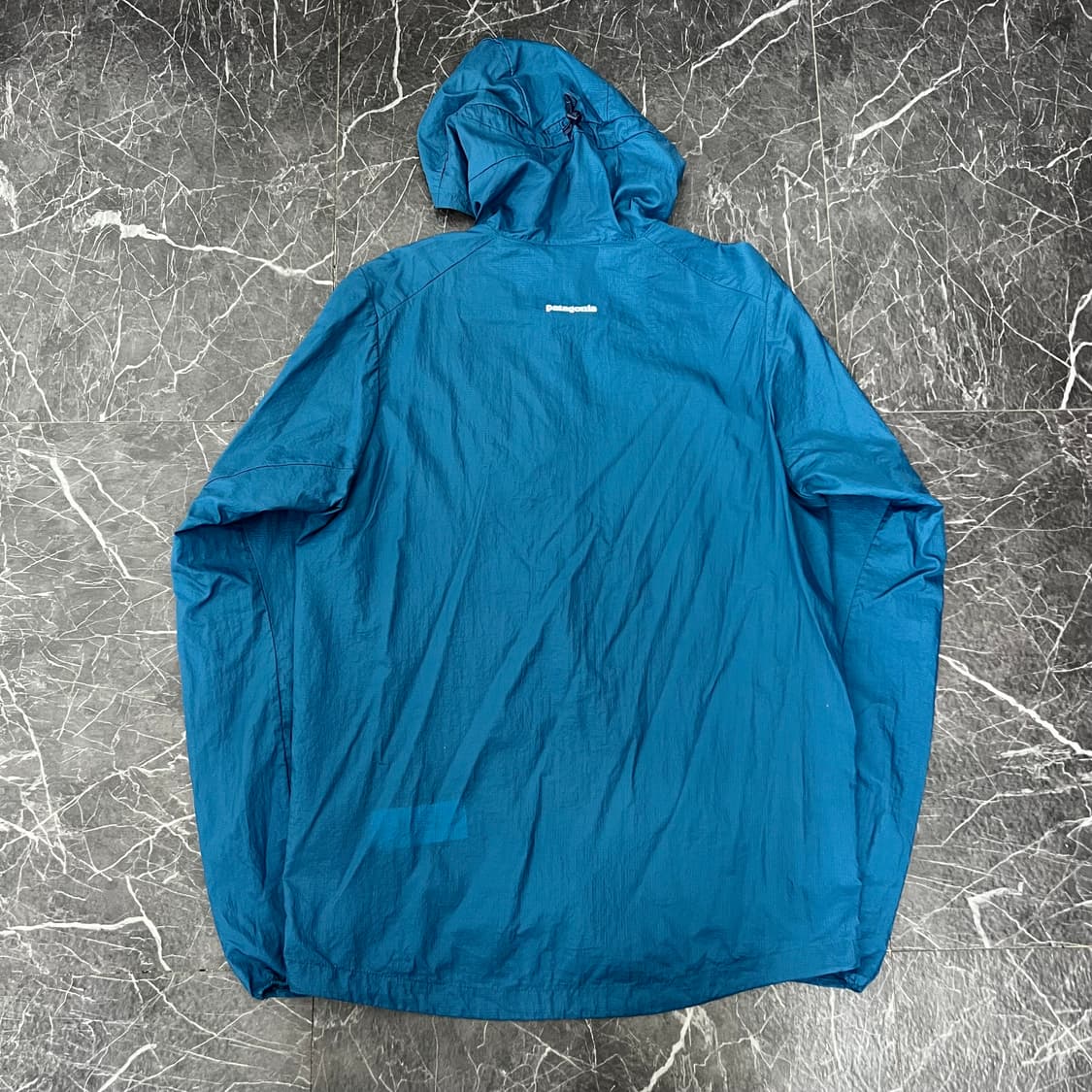 파타고니아 로고 후디니 바람막이 상품이미지3