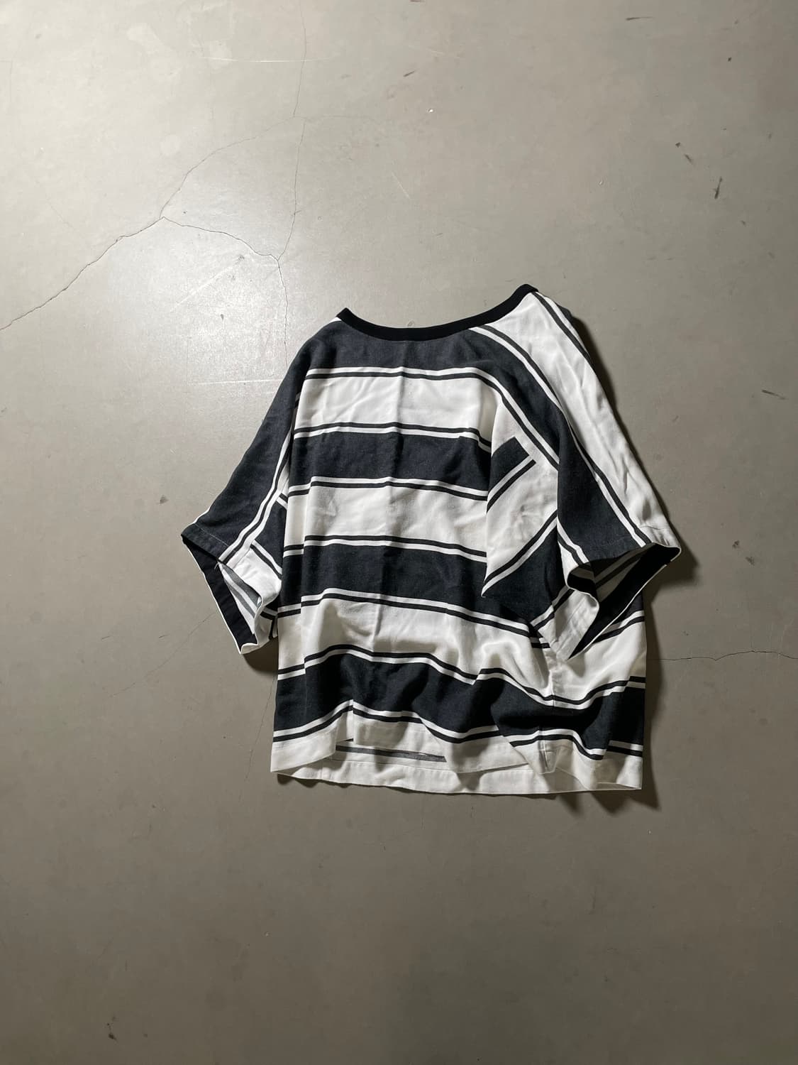  Neon Sign Border Half Sleeve Tee 상품이미지1