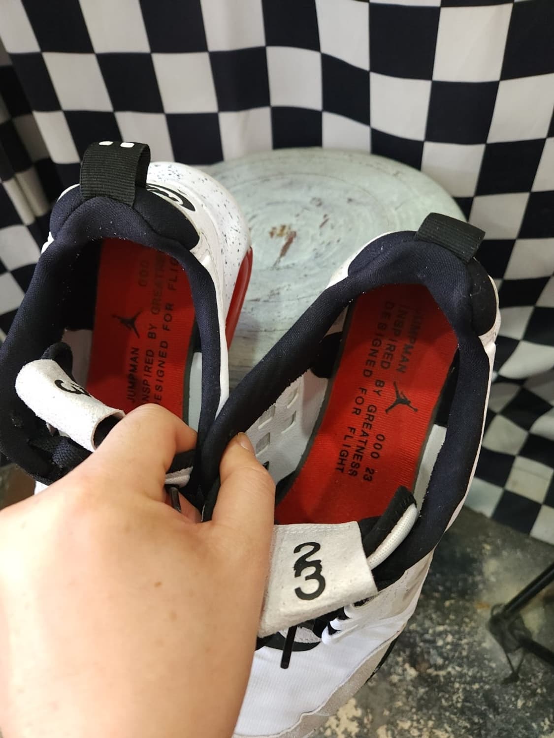 나이키 조던 에어맥스 200 흰검 270mm

 상품이미지8